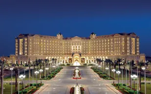 أجواء رمضانية مدهشة.. أفضل 8 مطاعم للإفطار في السعودية