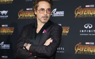 علكة ممضوغة لبطل «آيرون مان» للبيع بأكثر من 40 ألف دولار