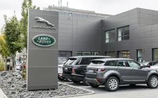 "جاكوار" تضخ 15 مليار جنيه إسترليني لتصنيع السيارات الكهربائية