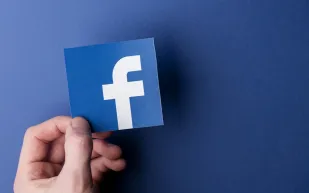 عطل في "فيسبوك" يتسبب في إرسال طلبات الصداقة بصورة تلقائية