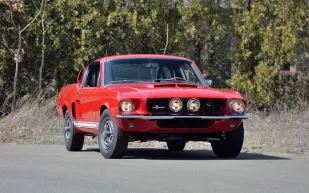 سيارة "Shelby GT350" نادرة للبيع.. هل تشتريها؟