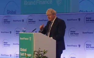 رئيس الوزراء البريطاني السابق يشتري منزلاً بـ 4.7 ملايين دولار