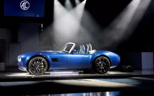 الكشف عن سيارة كوبرا GT رودستر بتصميم كلاسيكي رائع وقوة هائلة