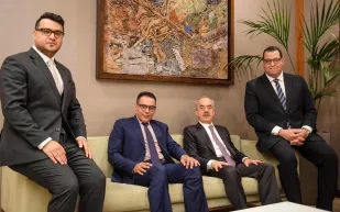 صحيفة الشرق الأوسط بإطلالة عصرية تقود السرب.. وتُغرد منفردة