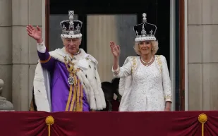 قبل تتويجه ملكًا.. رحلة حافلة لـ"تشارلز الثالث" في عالم الموضة