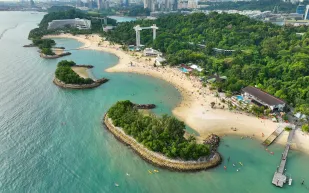 كيف حولت سنغافورة جزيرة سنتوسا ملاذ القراصنة إلى واجهة فاخرة؟