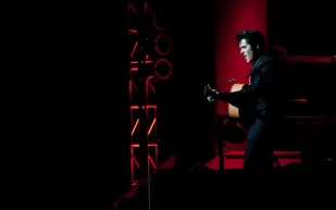 شقيق "إلفيس بريسلي" يعتذر عن "تعليقات مهينة" حول شقيقه.. ما القصة؟