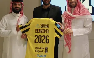 متحمس لأراكم في جدة.. رسميًا بنزيما لاعبًا في الاتحاد (فيديو)