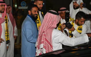 وصول كريم بنزيما إلى جدة استعدادًا لحفل تقديمه