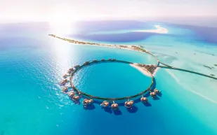 التنفيذي عبد الله الزهراني لـ "الرجل": وجهات رائدة ومفهوم جديد للسياحة الشاطئية السعودية