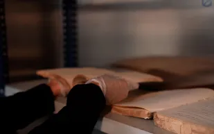 ترميم أكثر من 3 آلاف مادة علمية نادرة بمكتبة الملك عبدالعزيز