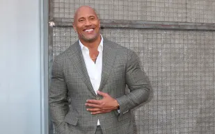 "دوين جونسون" يصبح أعلى ممثلي هوليوود أجرًا.. كم يتقاضى؟