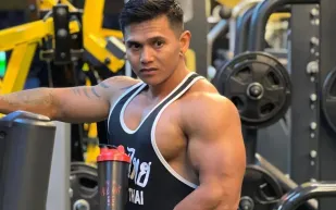 بسبب تمرين خطير.. وفاة لاعب كمال الأجسام الشهير "جاستن فيكي" (فيديو)