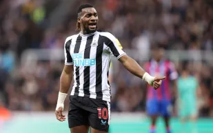 تقارير: الفرنسي "سانت ماكسيمين" يقترب بقوة من أهلي جدة