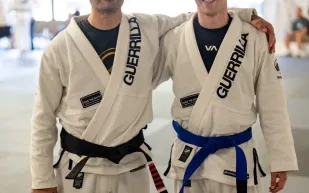 "مارك زوكربيرغ" يحصل على الحزام الأزرق في رياضة "جوجيتسو"