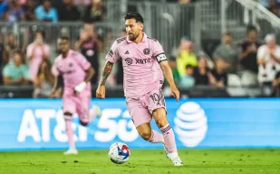 "ميسي" يبدع في أول أهدافه مع إنتر ميامي الأمريكي (فيديو)