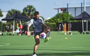 تحدٍّ جديد أمام "ميسي" ليصبح اللاعب الأكثر تتويجًا في العالم