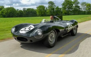 "جاغوار D-Type" من الخمسينيات للبيع مقابل 5 ملايين دولار في مزاد