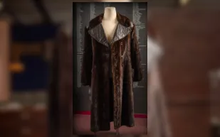 بيع معطف الموسيقي إلفيس بريسلي بـ 163 ألف دولار في مزاد