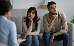 علامات تدل على عدم احترام المرأة لزوجها