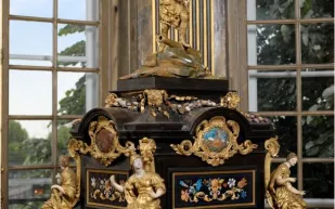 خزانة من القرن 16 للبيع مقابل مليون دولار