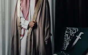 صورة كريم بنزيما بالزي السعودي التقليدي تثير تفاعلاً بين محبيه