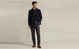 "هذا اللون يليق بك".. سروال الدنيم الأسود ملك صيحات الخريف