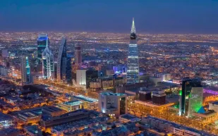 السعودية تدخل نادي الاقتصادات التريليونية وتحقق مستهدفات 2025 مبكرًا