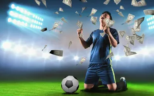 نادِِ يوقع مع لاعب لم يمارس كرة القدم من قبل