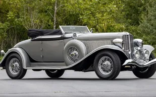 سيارة "Auburn Twelve" النادرة للبيع في مزاد rmsothebys