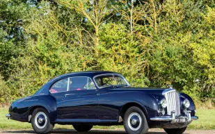 سيارة بنتلي R-Type Continental نادرة للبيع في مزاد rmsothebys
