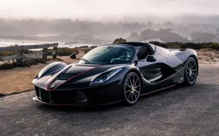 سيارة "LaFerrari Aperta" للبيع مقابل 5.8 مليون دولار في مزاد