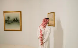 انطلاق معرض "من حولهم" بمشاركة 20 فنانًا تشكيليًّا سعوديًّا