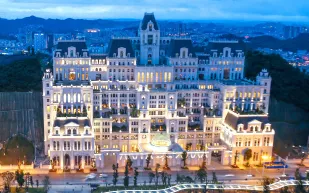 البيت الأبيض في الصين.. قصر غامض يثير الفضول والتساؤلات