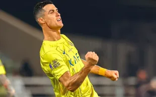 حتى وهو غائب.. "كريستيانو رونالدو" حديث الساعة في النصر!