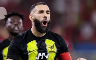 كشف عن سبب قدومه للسعودية.. بنزيما يتغزّل في المشروع الرياضي للمملكة