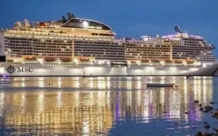 أكثر من 900 سائح يزورون جدة التاريخية على متن رحلات "كروز السعودية"