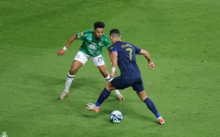 كريستيانو رونالدو يخضع لجلسات علاج بالحجامة (فيديو)