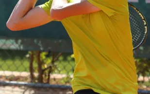 سينر أول إيطالي يبلغ نهائي البطولة الختامية للتنس