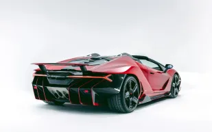سيارة "Lamborghini Centenario" فريدة للبيع مقابل 4 ملايين يورو في مزاد