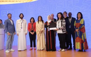 مهرجان البحر الأحمر السينمائي يتوّج الفائزين بجوائز نقدية وعينية