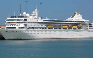 إقامة دائمة في البحر.. شركة تطرح شققًا سكنية  على متن سفينة