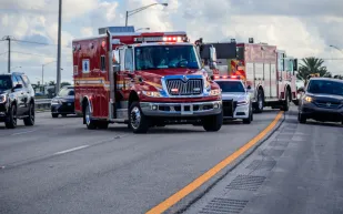 مطاردة هوليوودية في لوس أنغلوس بين الشرطة وشاحنة ضخمة (فيديو)