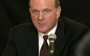 سادس أغنى رجل بالعالم سيربح مليار دولار وهو جالس في منزله!