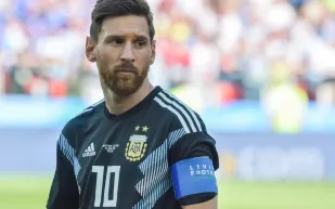 بطلاها "ميسي" و"غوميز".. الكشف عن فضائح داخل غرفة ملابس الأرجنتين في مونديال 2022