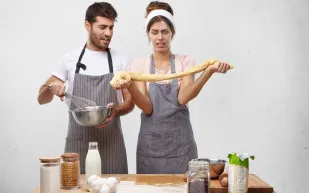 هل زوجتك طاهية سيئة؟.. 9 طرق لتخبرها بذلك دون أن تجرح مشاعرها