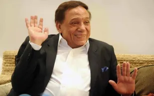 موسيقار يقاضي "ليفربول" بسبب عادل إمام