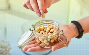 خبراء تغذية: الوجبات الخفيفة فعّالة للغاية في إنقاص الوزن بشرط