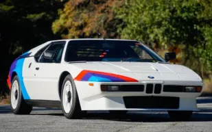 عرض سيارة "BMW M1" موديل 1980 للبيع في مزاد