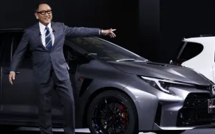 رئيس"Toyota": السيارات الكهربائية لن تسيطر أبدًا على السوق 